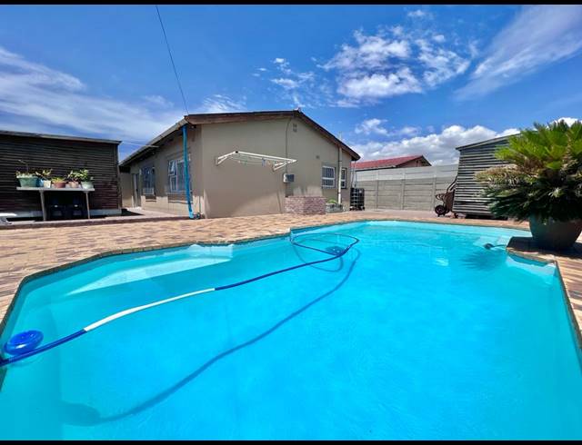 3 BEDROOM HOUSE FOR SALE IN GOODWOOD ESTATE